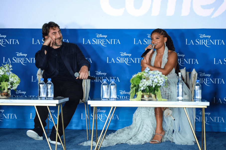 Halle Bailey y Javier Bardem